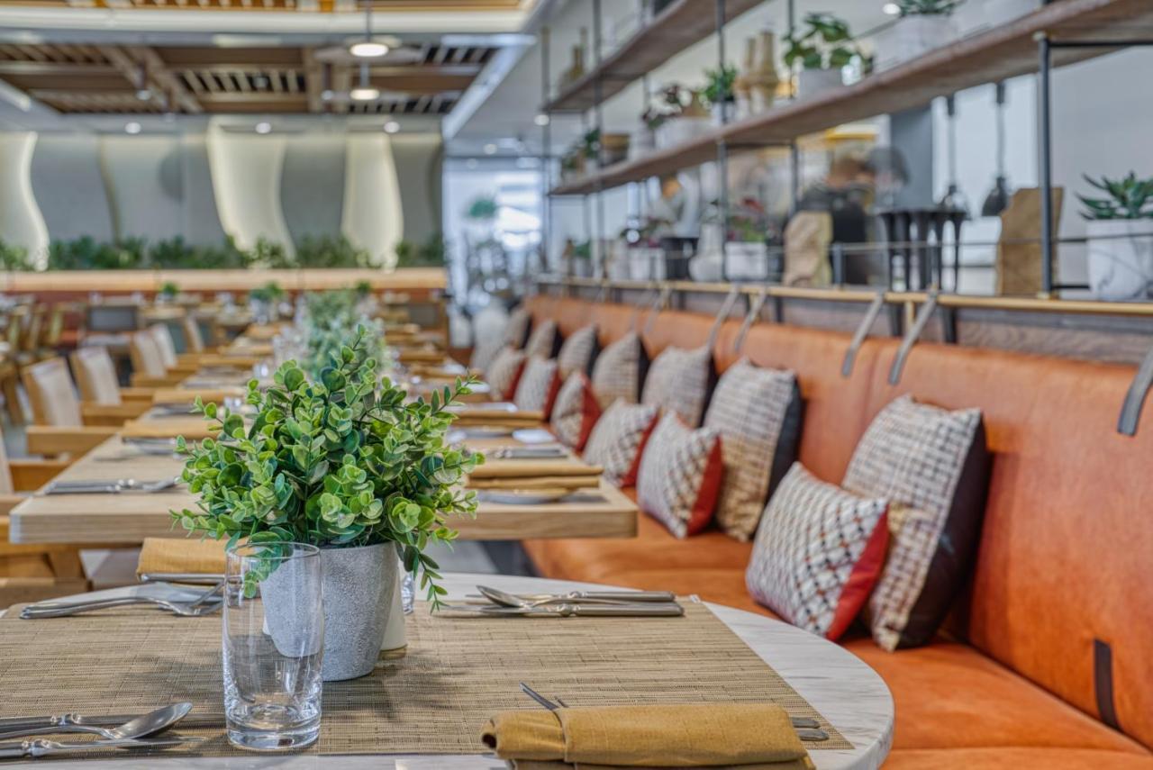 The First Collection Dubai Business Bay Hotel ภายนอก รูปภาพ Interior of the restaurant